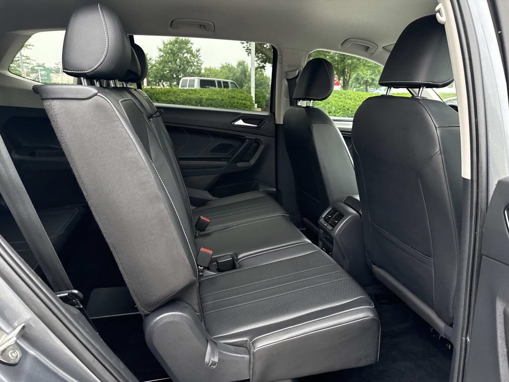 Used 2024 Volkswagen Tiguan SE FWD image 23