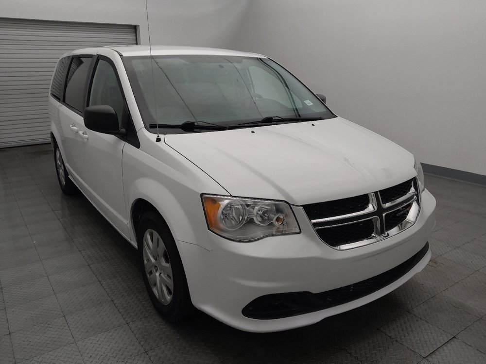 Used 2018 Dodge Grand Caravan SE w/ UConnect Hands-Free Group image 13