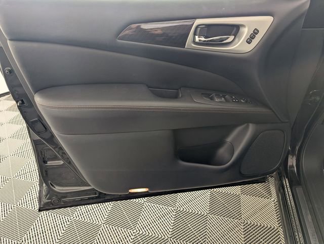 Used 2019 Nissan Pathfinder SL image 10
