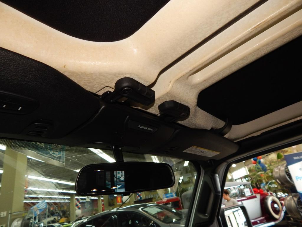 Used 2020 Jeep Wrangler Unlimited Rubicon image 12