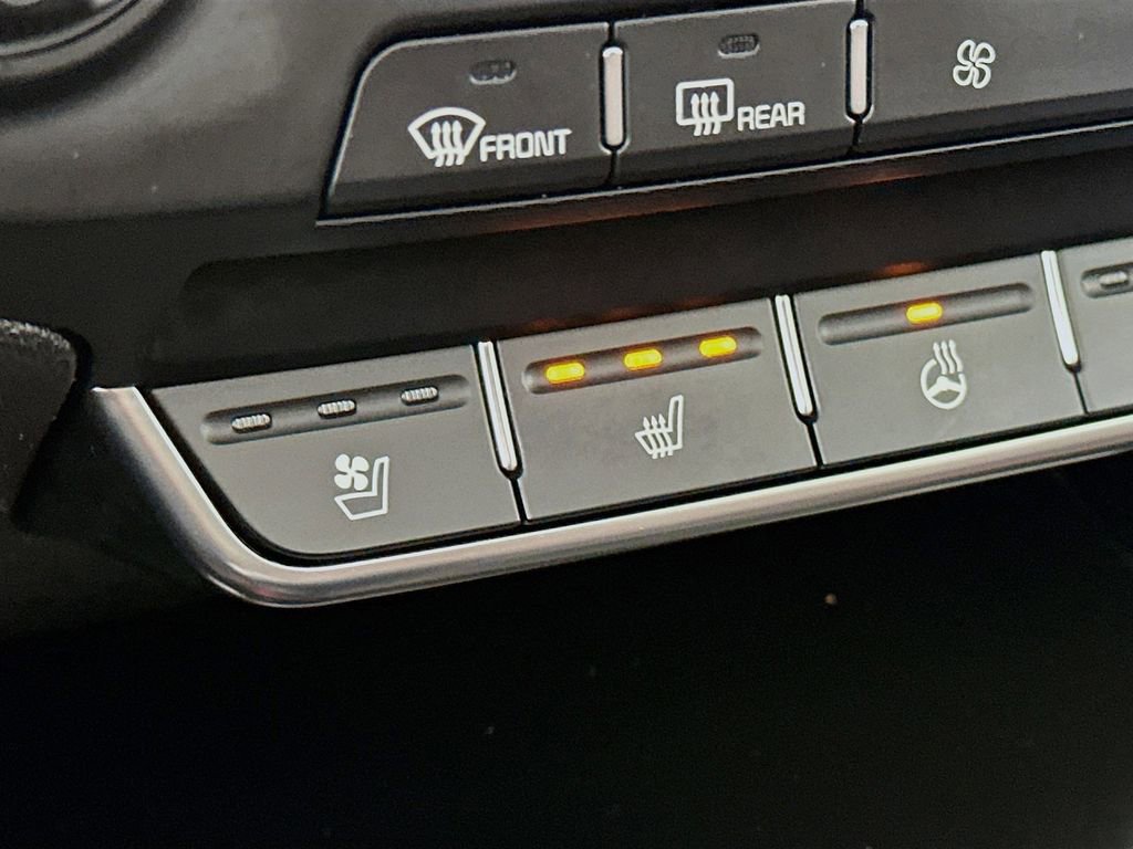 Certified 2019 Kia Sorento SX w/ SX Touring Package FWD image 17