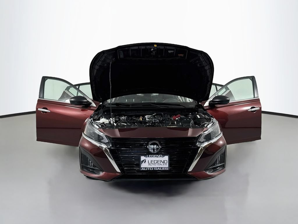 Used 2024 Nissan Altima 2.5 SV FWD image 18