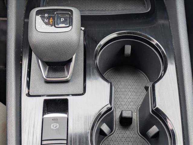 Used 2025 Nissan Rogue SV FWD image 12