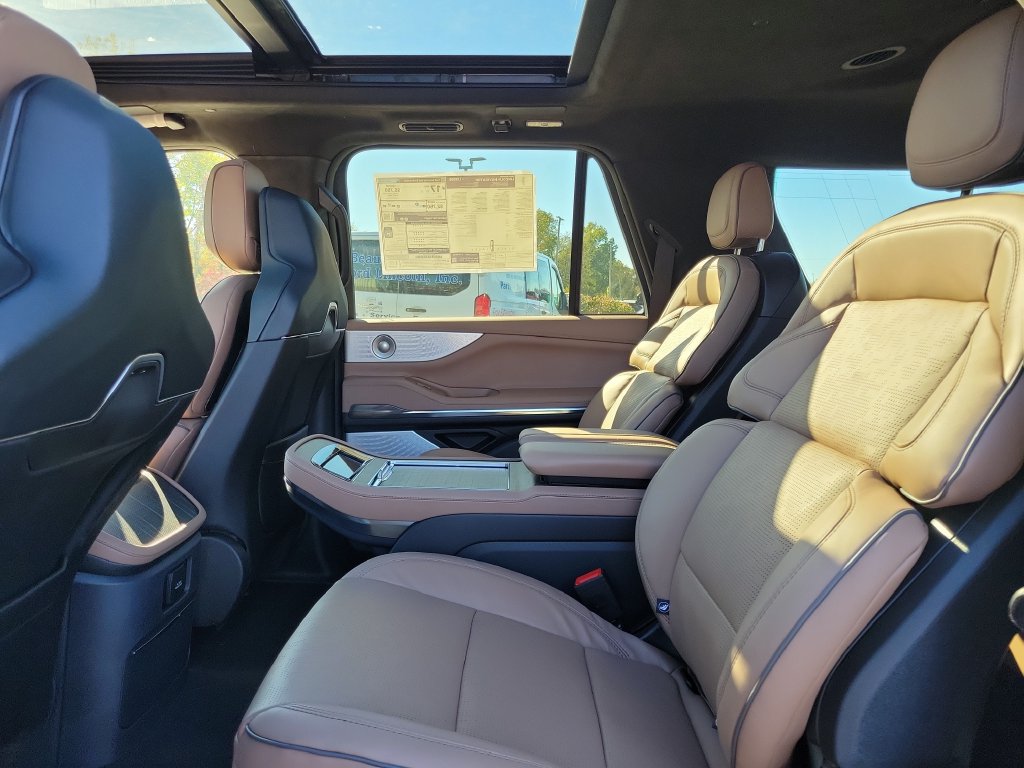 New 2027 Lincoln Navigator L Black Label AWD/4WD image 15