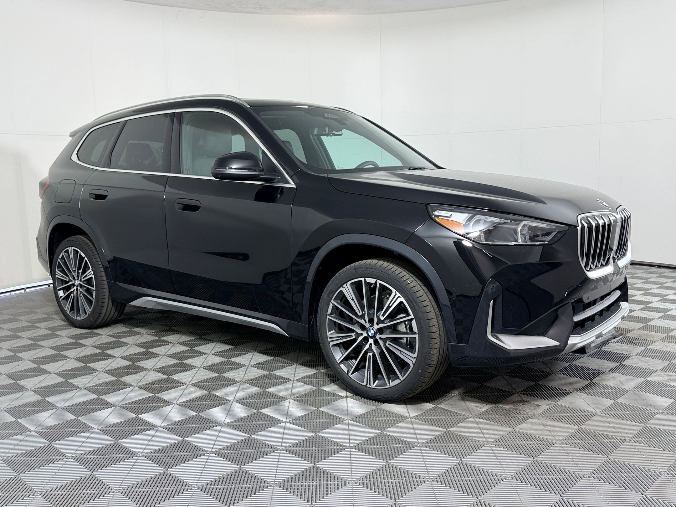 Used 2026 BMW X1 xDrive28i w/ Technology Package image 7