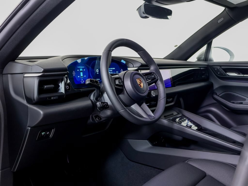 New 2026 Porsche Macan 4 Electric AWD/4WD image 4