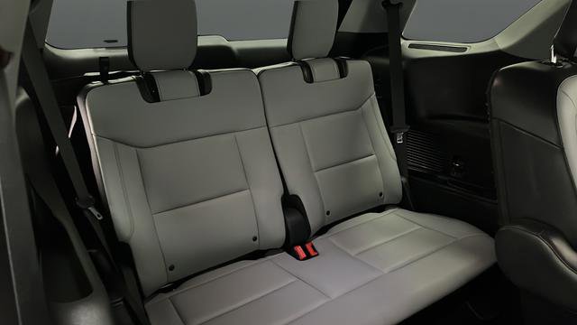 Used 2021 Ford Explorer XLT w/ XLT Sport Appearance Package image 26