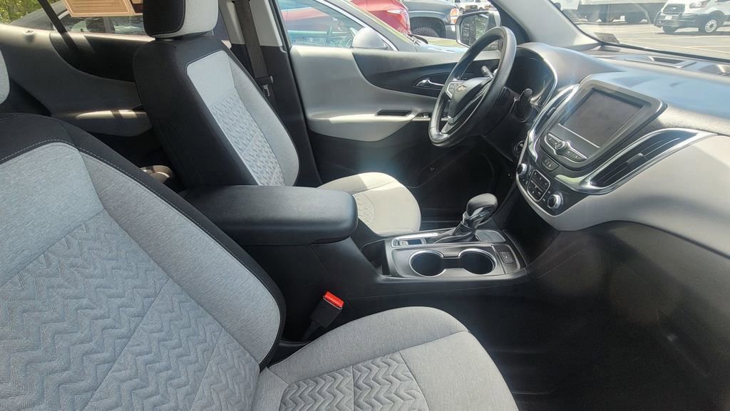 Used 2023 Chevrolet Equinox LT w/ Driver Convenience Package FWD image 8
