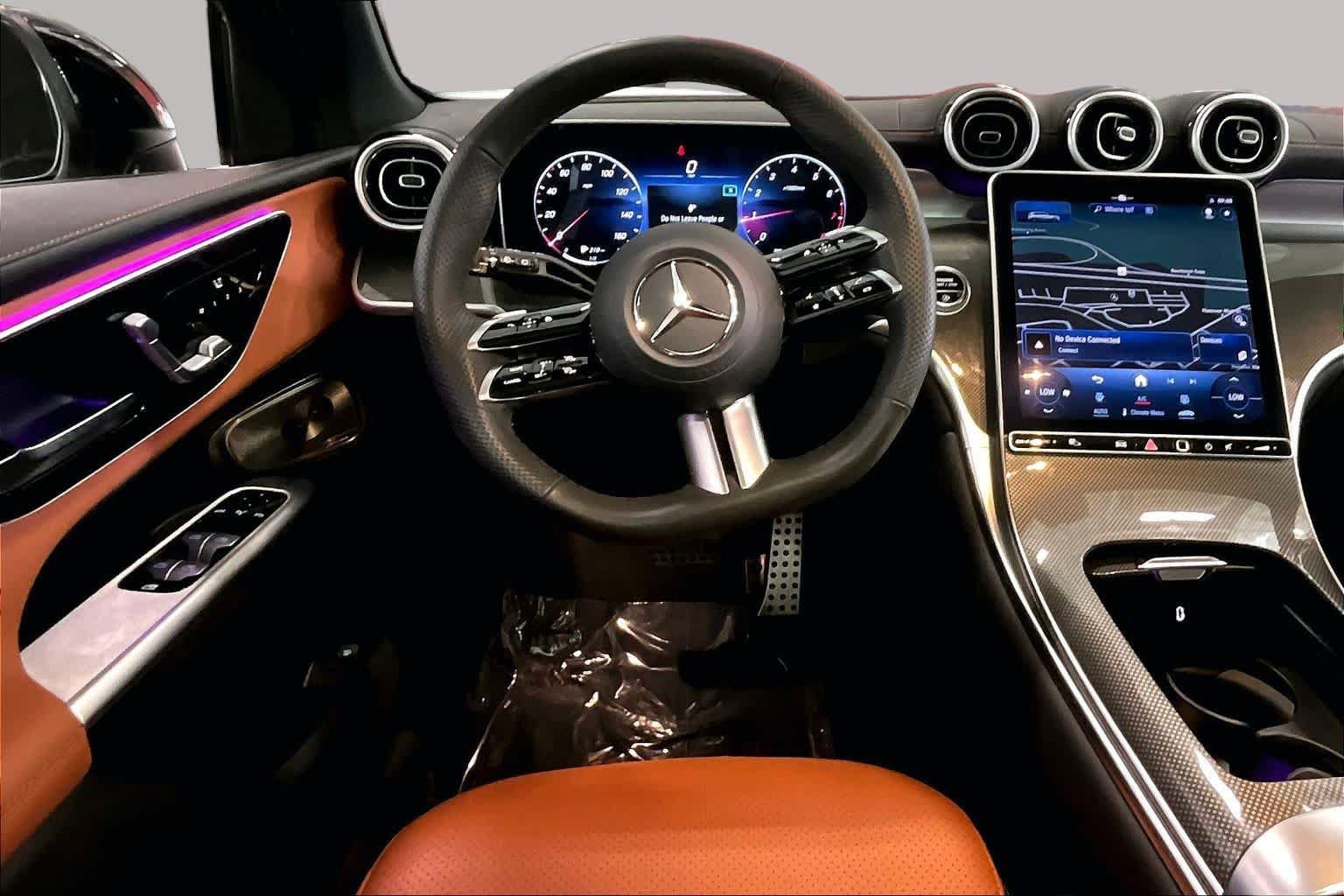Used 2024 Mercedes-Benz GLC 300 4MATIC image 6