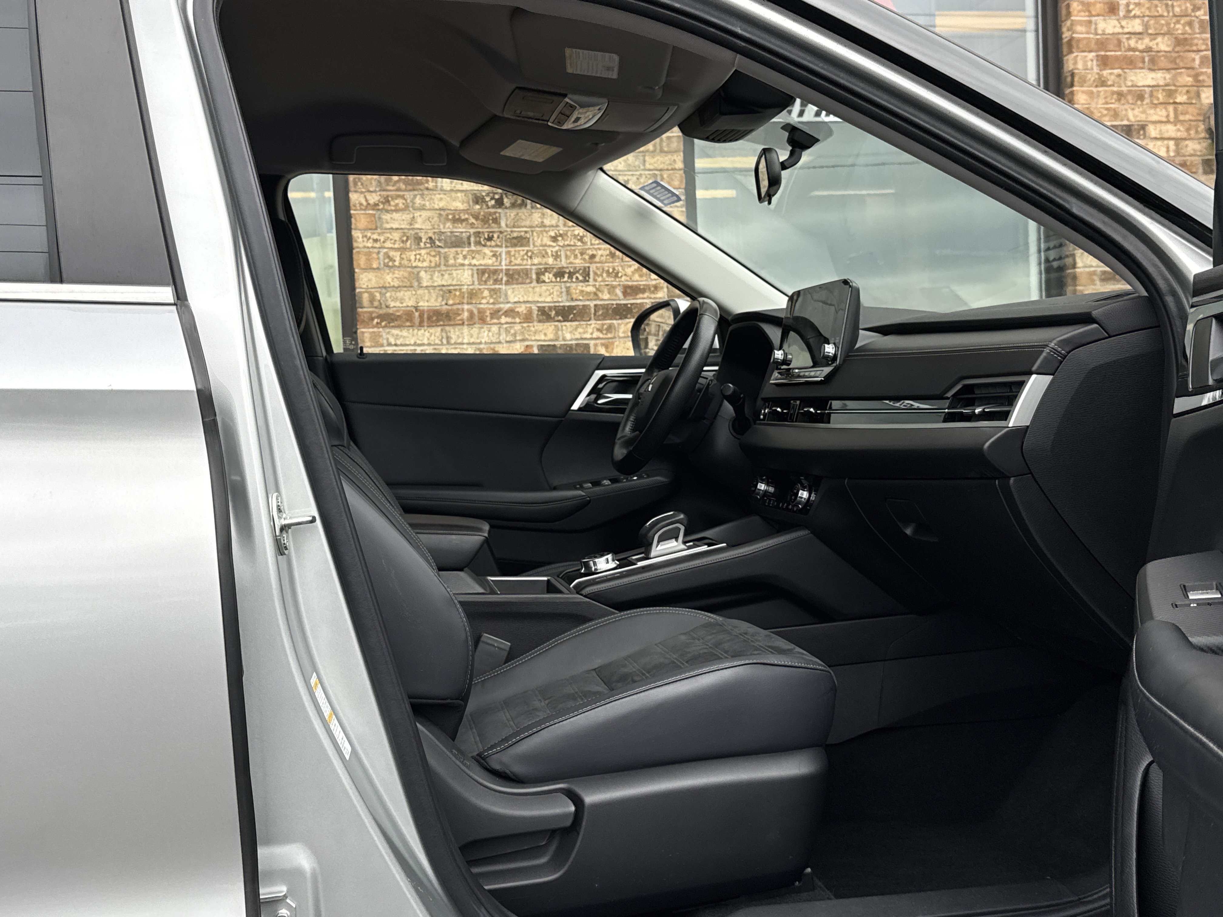 Used 2022 Mitsubishi Outlander SE AWD/4WD image 15