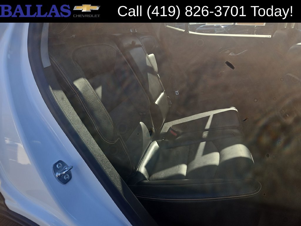 Certified 2024 GMC Terrain AT4 w/ GMC Pro Grade Package AWD/4WD image 27