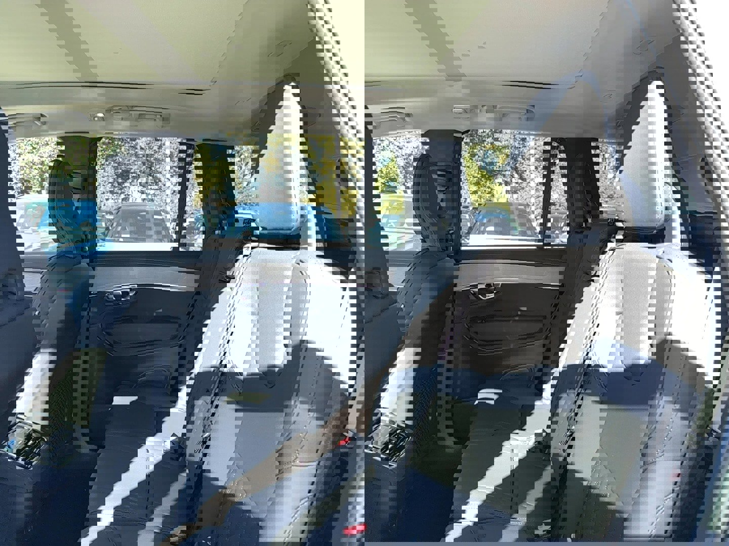 New 2026 Volvo XC90 B6 Plus w/ Protection Package image 14