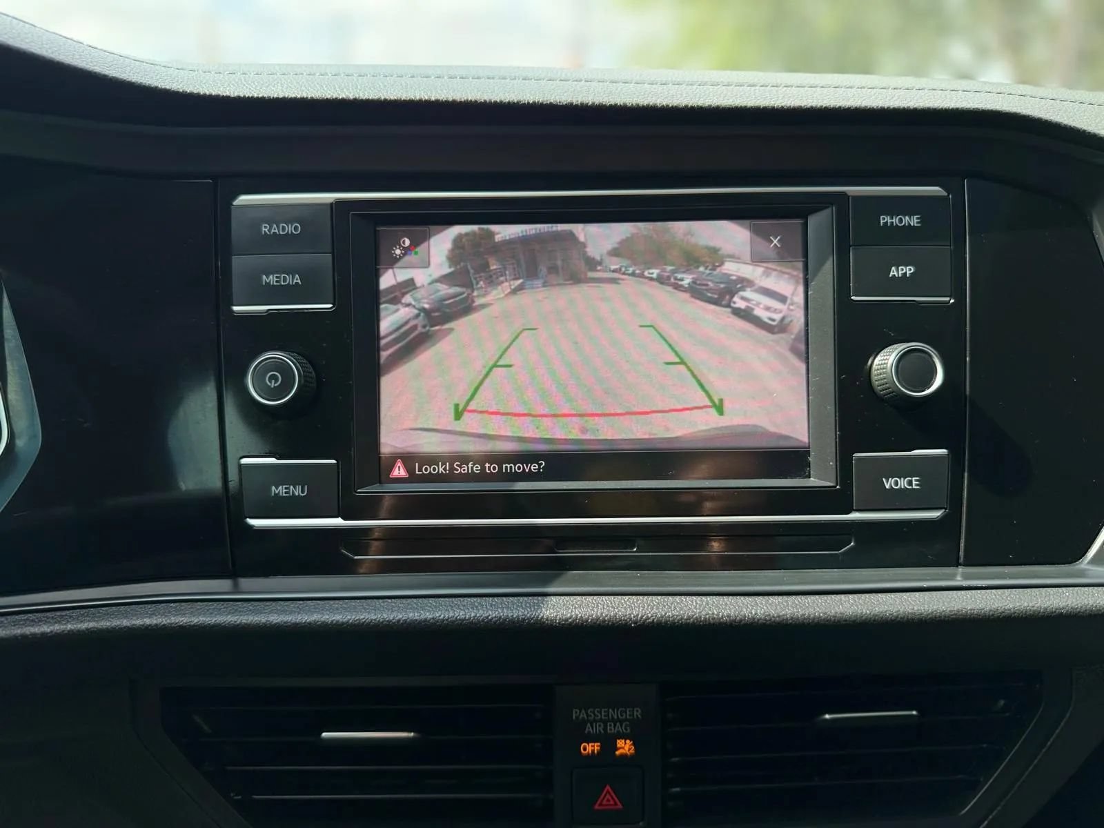 Used 2020 Volkswagen Jetta SE w/ SE Cold Weather Package FWD image 18