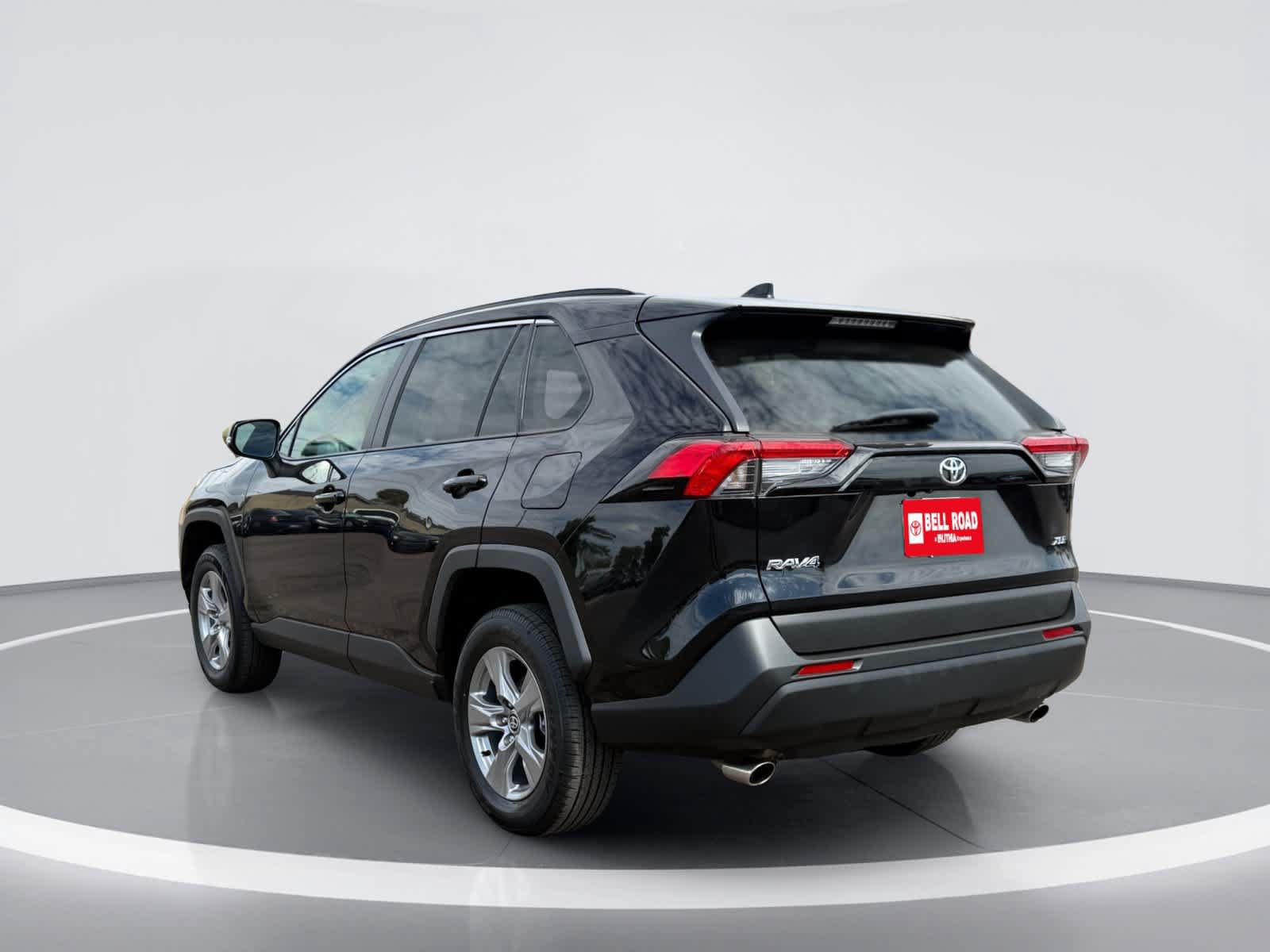 Used 2025 Toyota RAV4 XLE FWD image 6