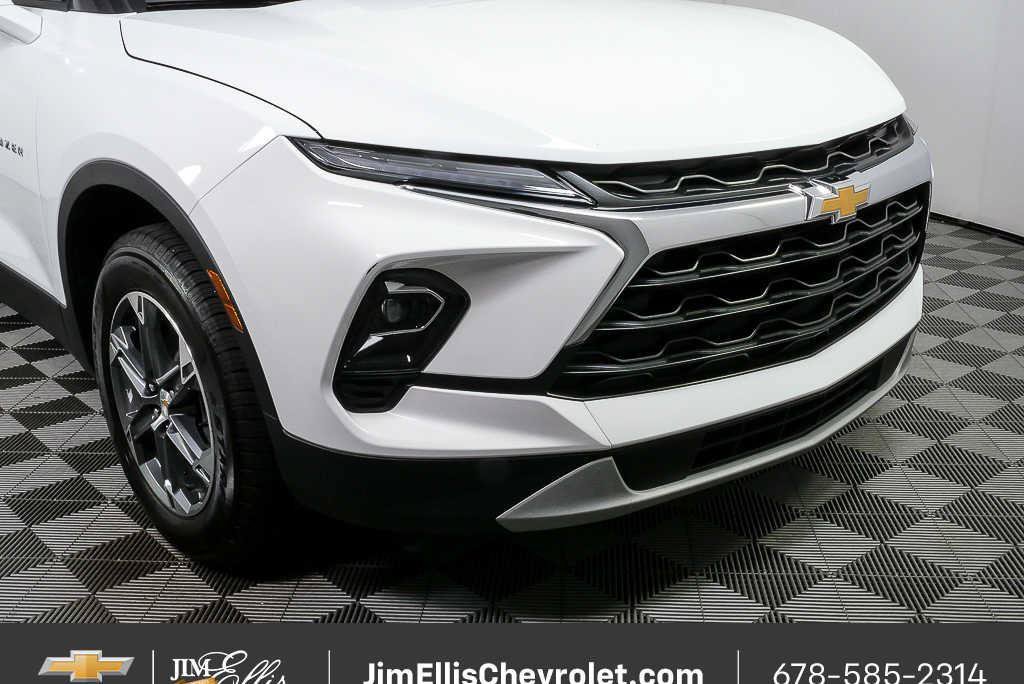 Certified 2025 Chevrolet Blazer LT FWD image 34