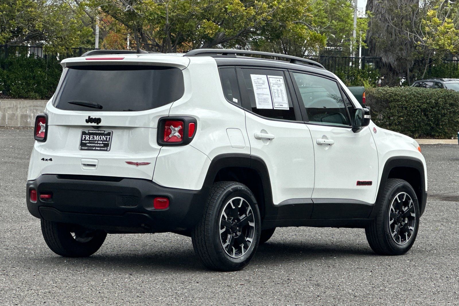 Used 2023 Jeep Renegade Trailhawk image 3