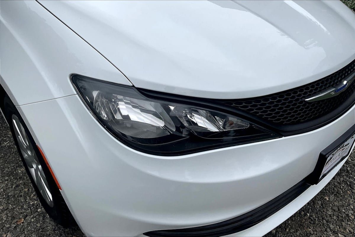 Used 2019 Chrysler Pacifica L FWD image 30