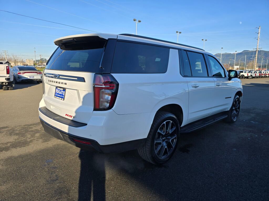 Used 2023 Chevrolet Suburban RST w/ Luxury Package image 6