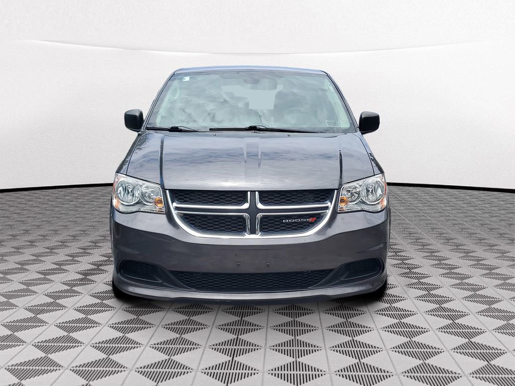 Used 2019 Dodge Grand Caravan SE FWD image 2