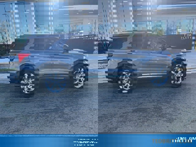 Used 2022 Ford Explorer Platinum w/ Equipment Group 601A image 9