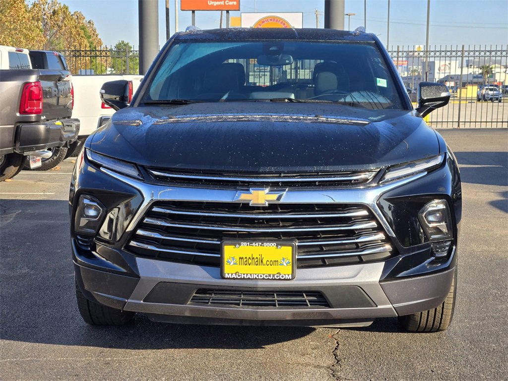 Used 2024 Chevrolet Blazer Premier image 2