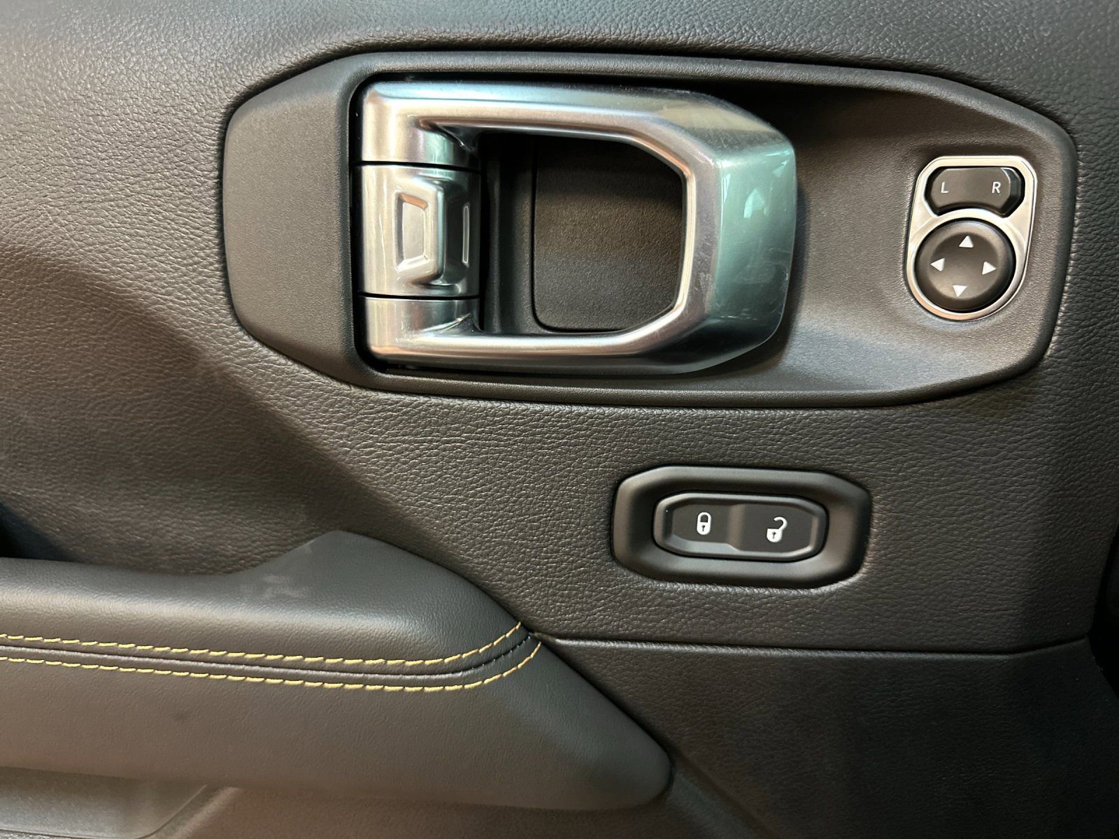 New 2025 Jeep Wrangler Sahara w/ Safety Group AWD/4WD image 10