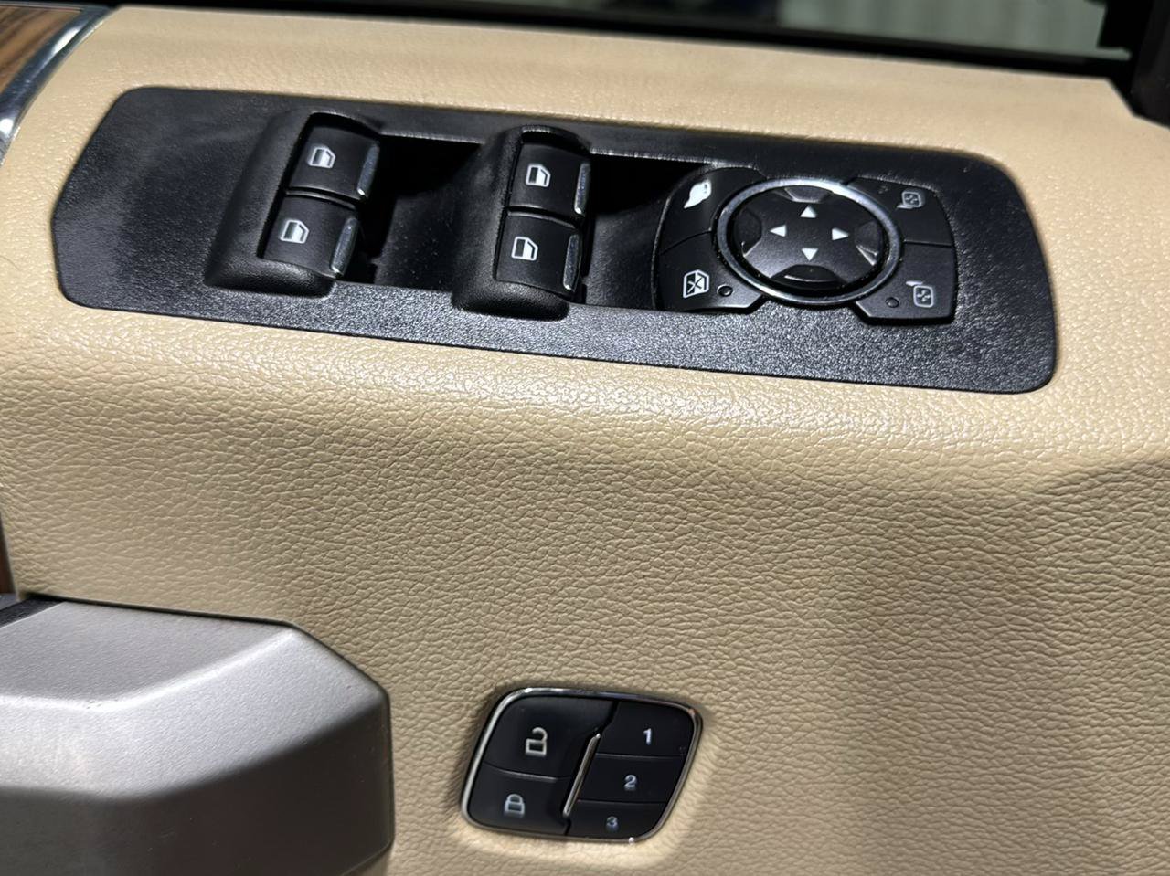 Used 2015 Ford F150 Lariat AWD/4WD image 25