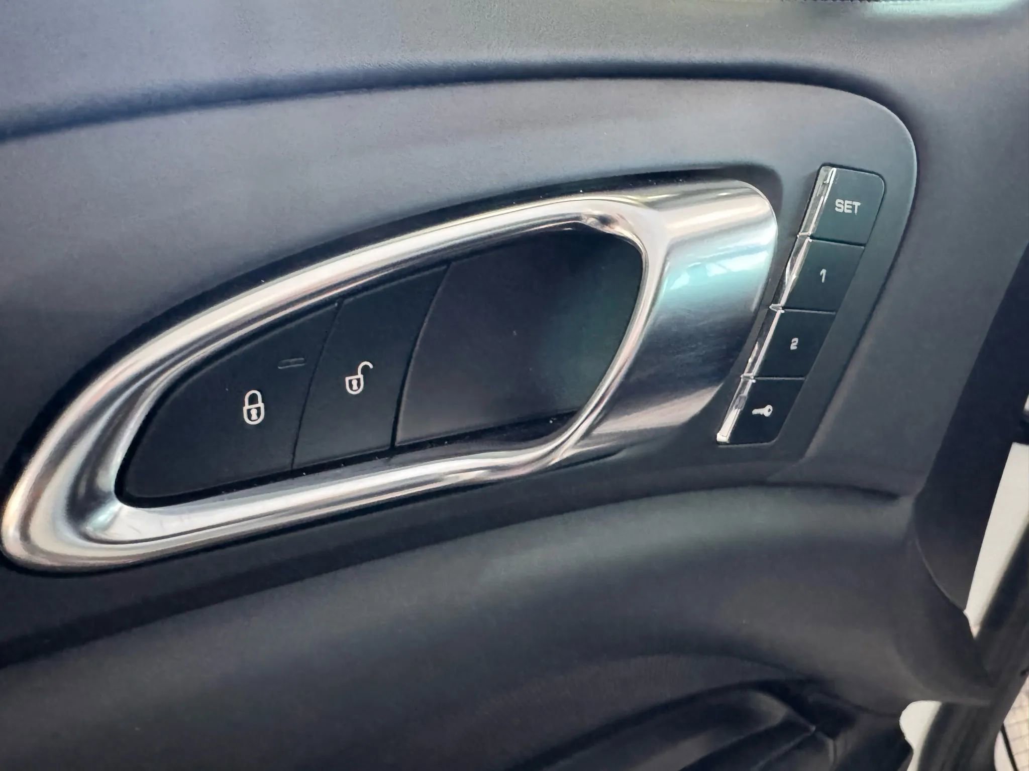 Used 2016 Porsche Cayenne GTS image 26