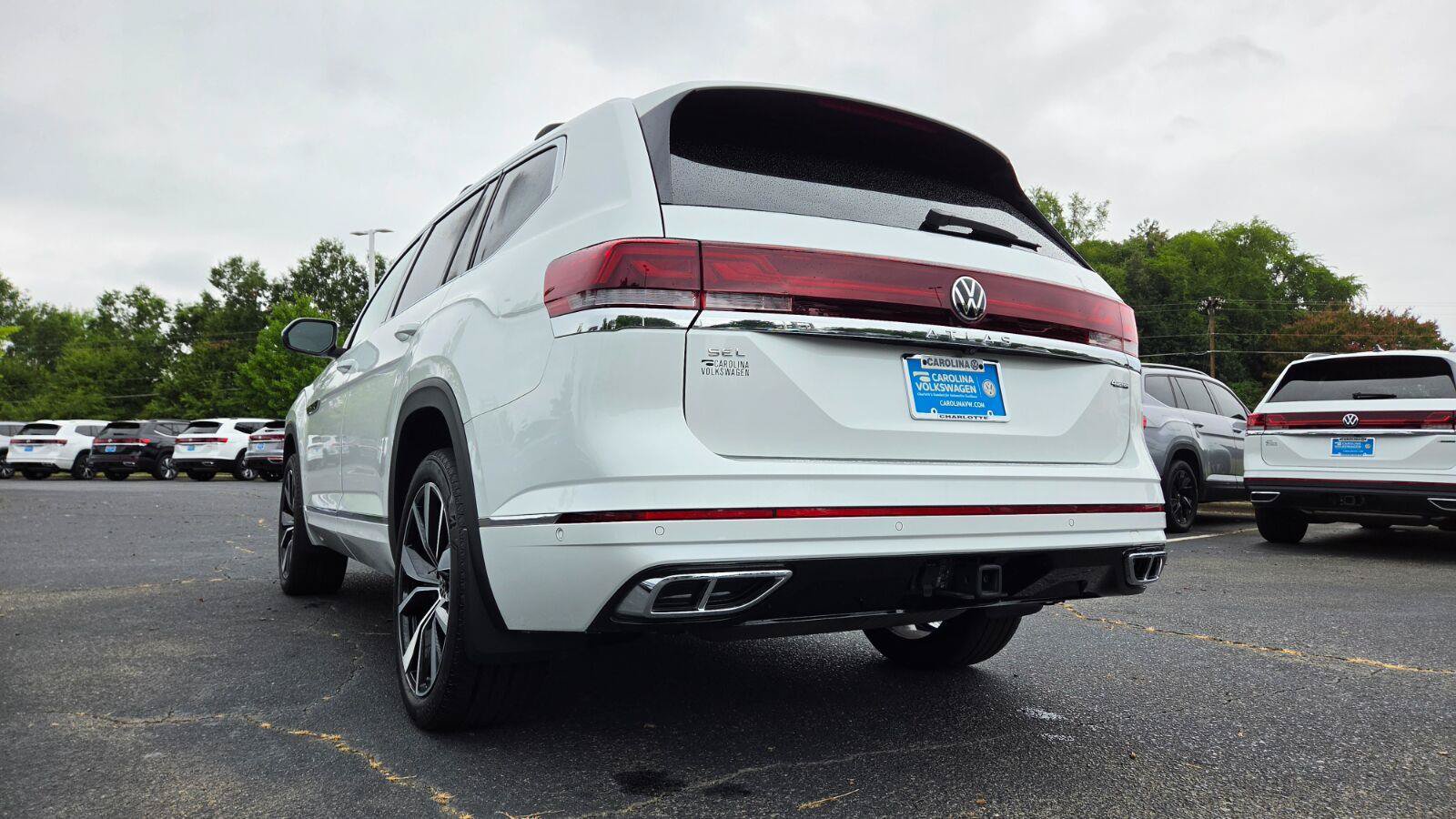 Used 2024 Volkswagen Atlas SEL Premium R-Line AWD/4WD image 5