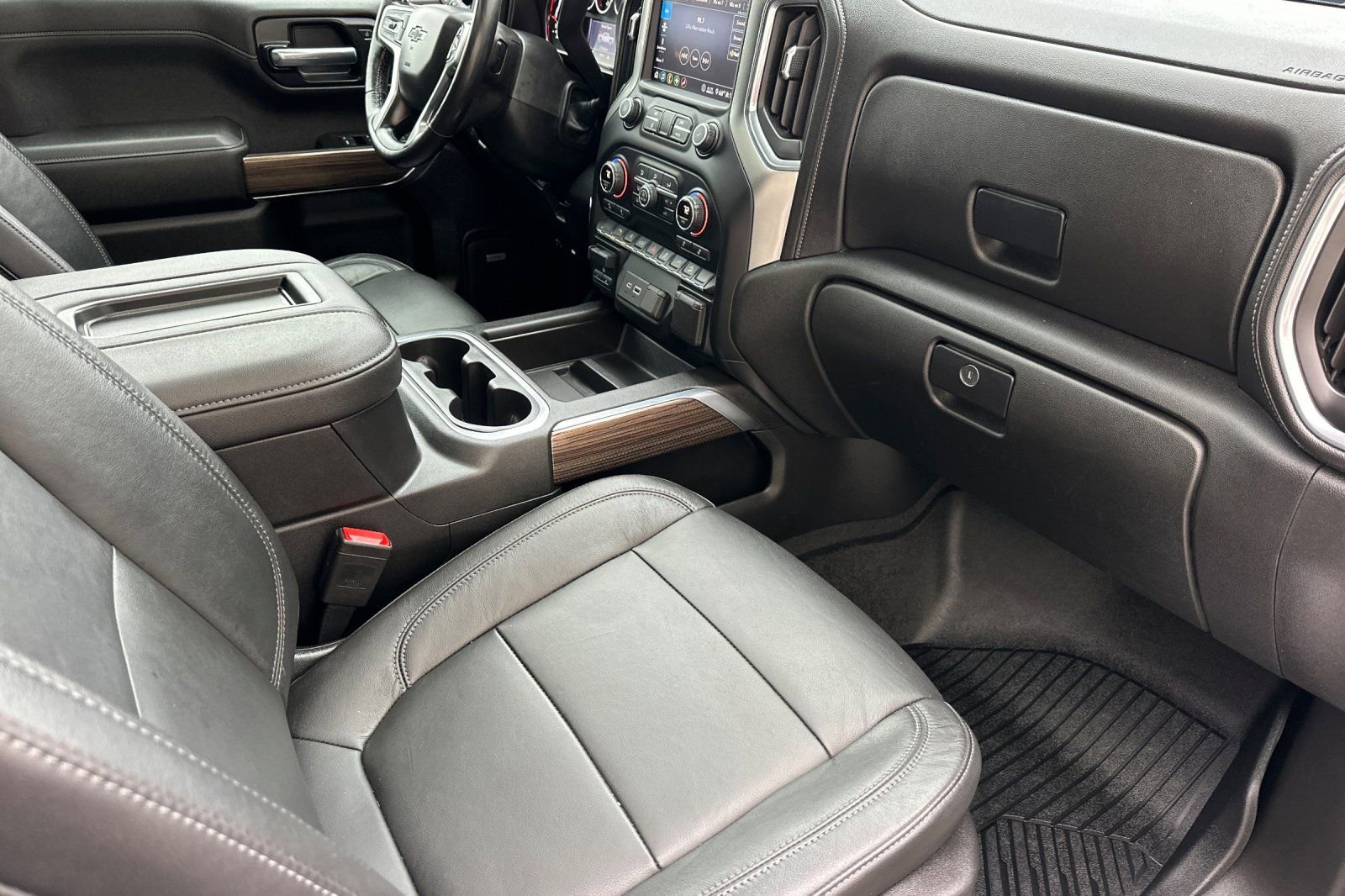 Used 2020 Chevrolet Silverado 1500 LT Trail Boss w/ Midnight Edition AWD/4WD image 19