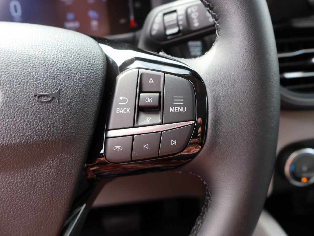 Used 2025 Ford Escape Active w/ Cold Weather Package FWD image 27