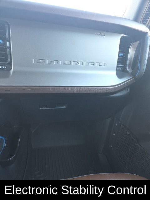 Used 2023 Ford Bronco Outer Banks image 11
