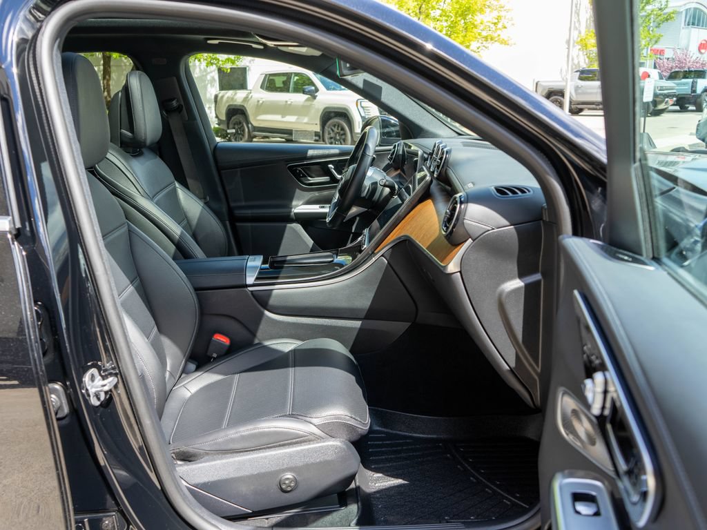 Used 2023 Mercedes-Benz GLC 300 4MATIC image 10