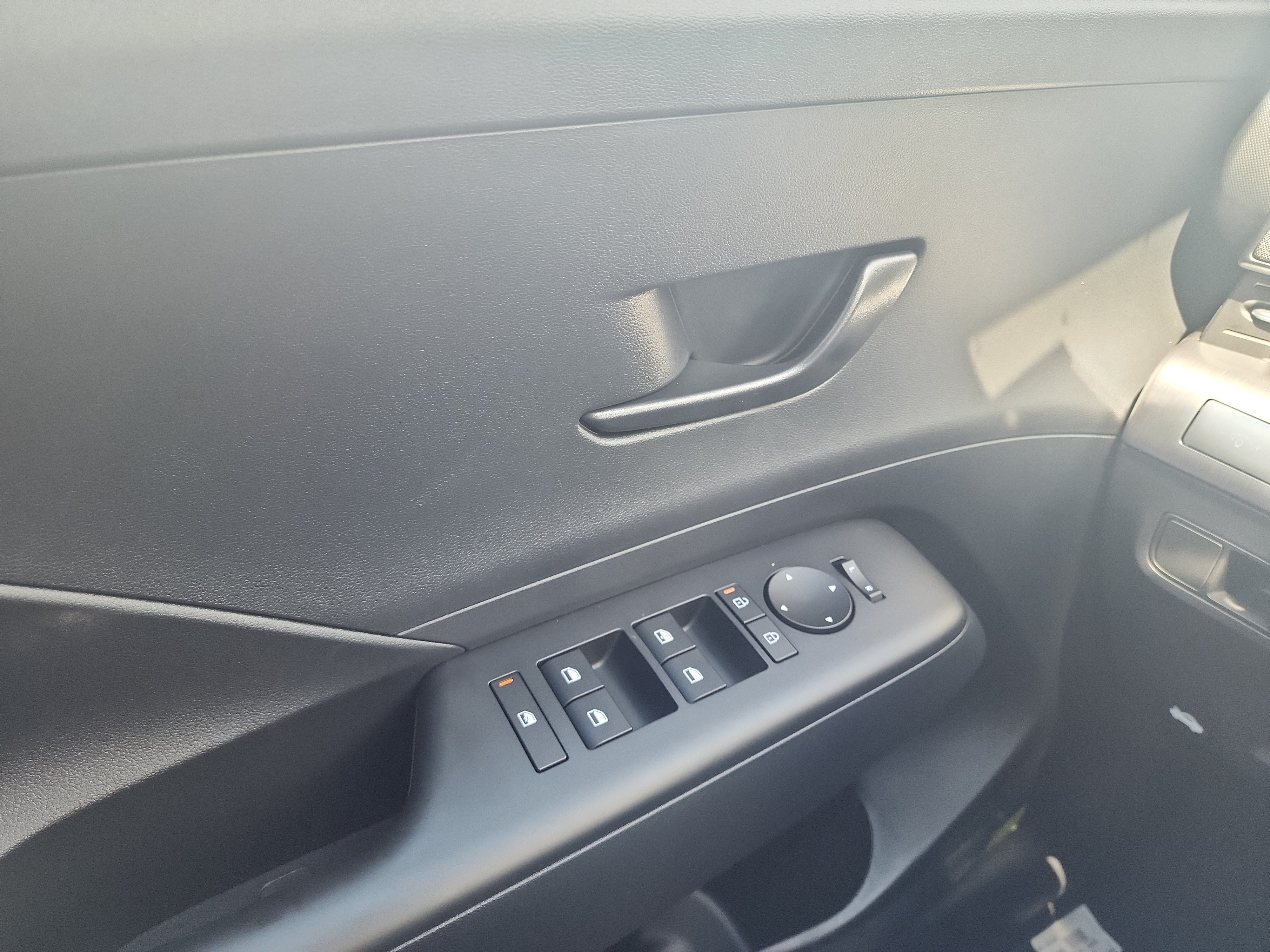 New 2027 Hyundai Kona SE FWD image 28