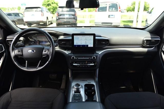 Used 2020 Ford Explorer XLT w/ Comfort Package AWD/4WD image 7