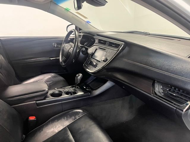 Used 2016 Toyota Avalon Limited w/ Toyota Safety Sense Package image 11