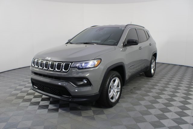 Used 2023 Jeep Compass Latitude image 20