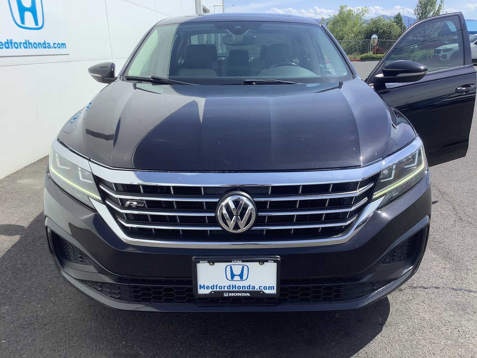 Used 2020 Volkswagen Passat 2.0T R-Line FWD image 9
