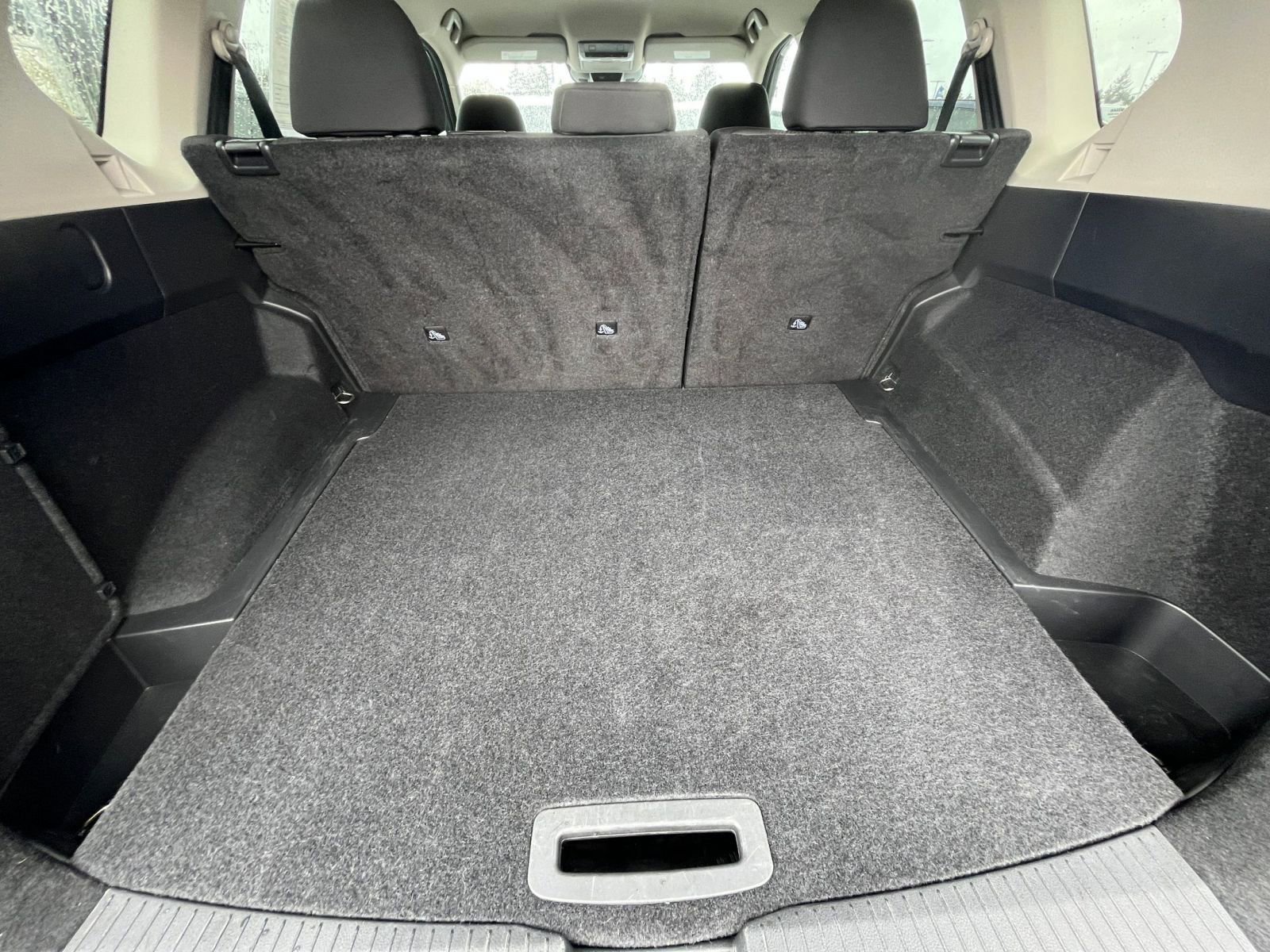 Used 2025 Nissan Rogue SV image 33