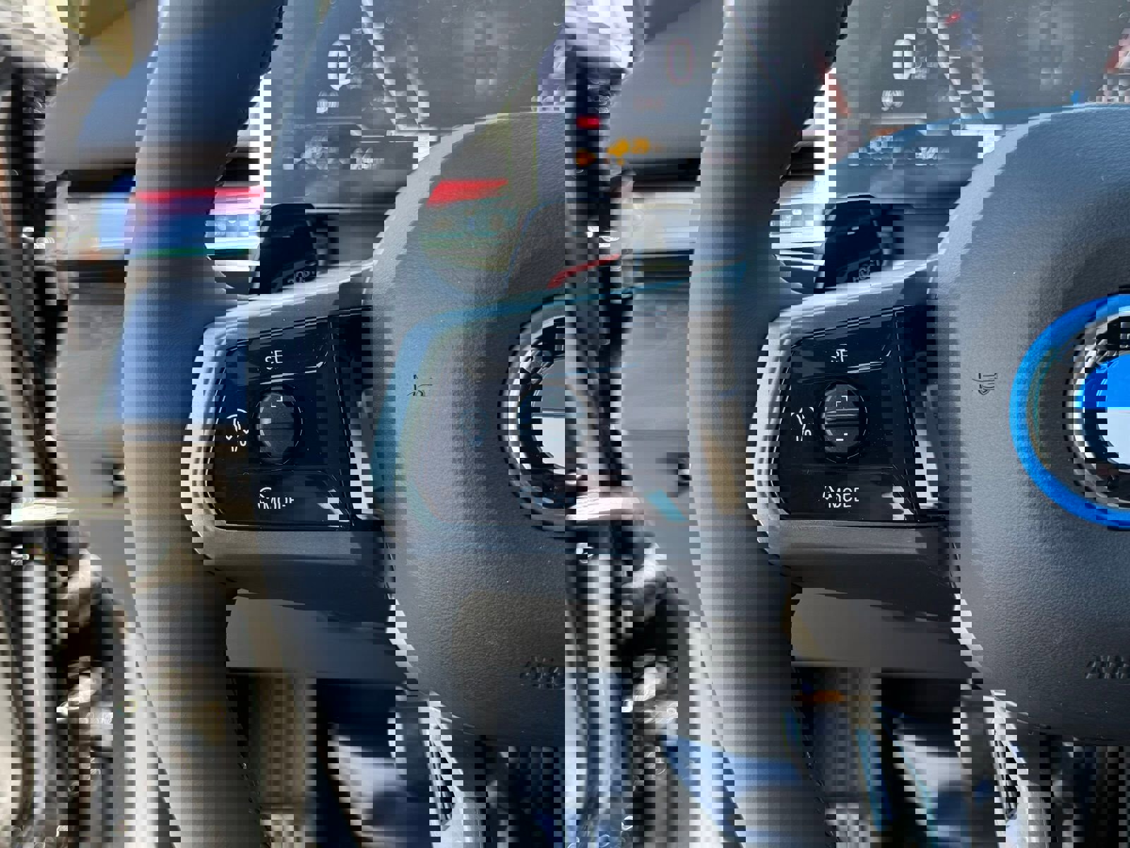 New 2026 BMW 550e xDrive image 25