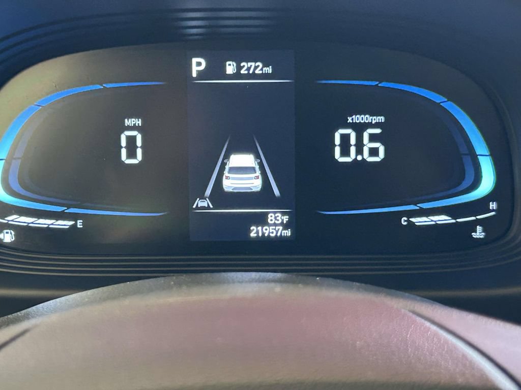 Used 2025 Hyundai Venue SEL FWD image 28