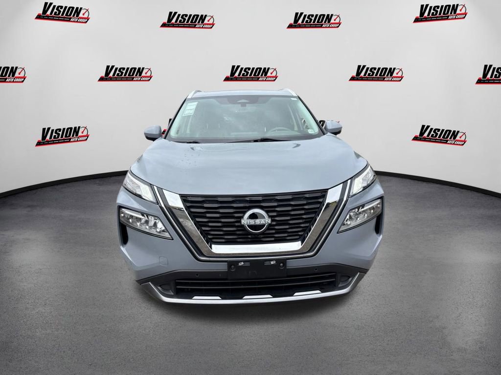 Used 2023 Nissan Rogue SL w/ SL Premium Package image 2