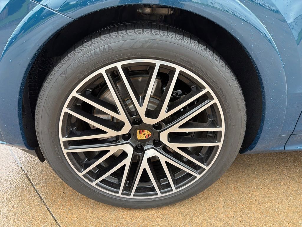 Used 2024 Porsche Cayenne S AWD/4WD image 9