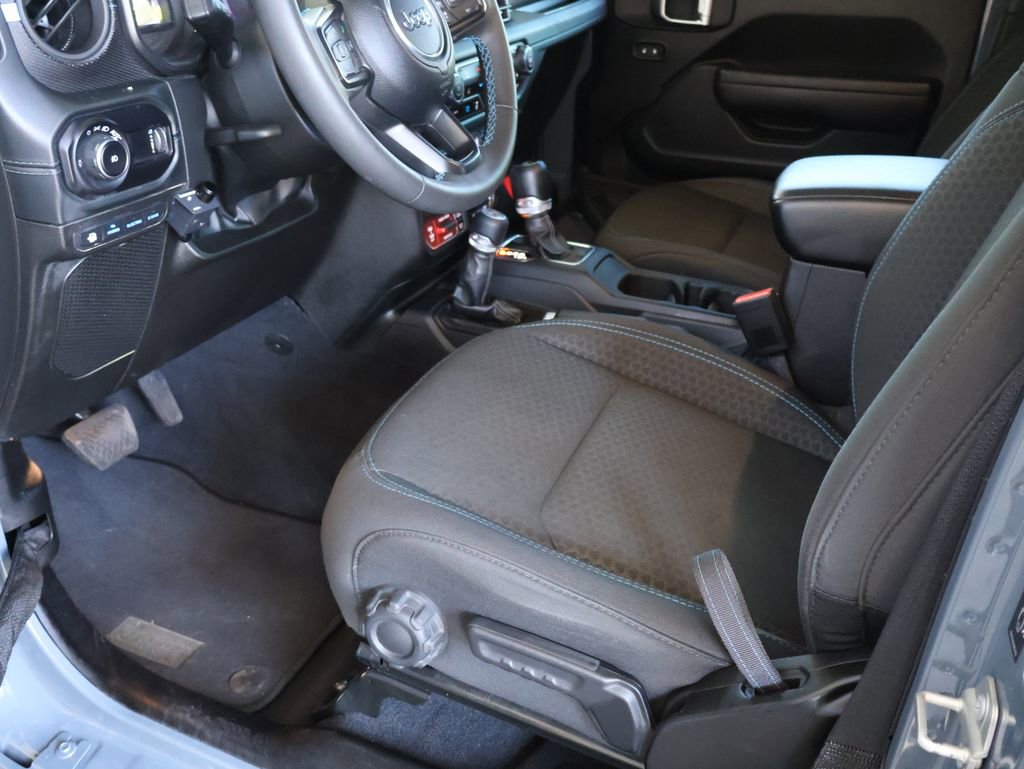 Used 2024 Jeep Wrangler Unlimited Rubicon 4xe AWD/4WD image 23