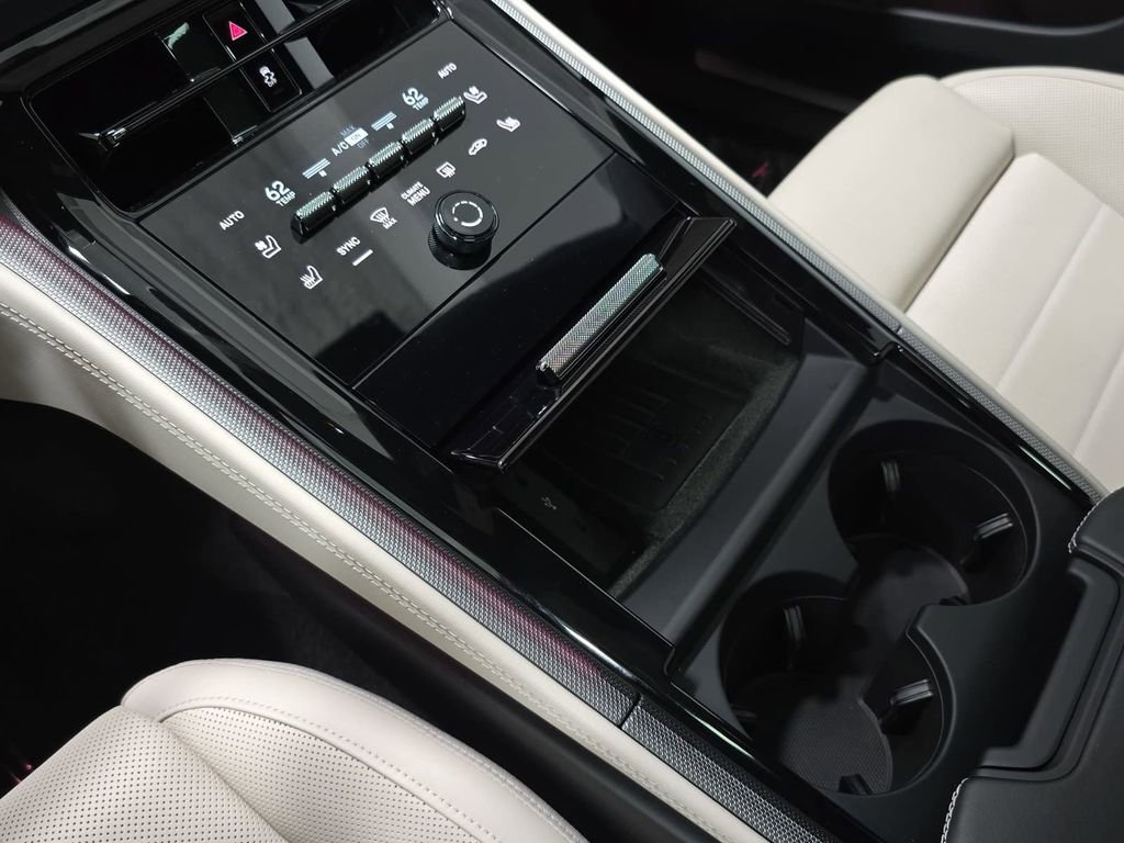 Certified 2024 Porsche Panamera 4 AWD/4WD image 20