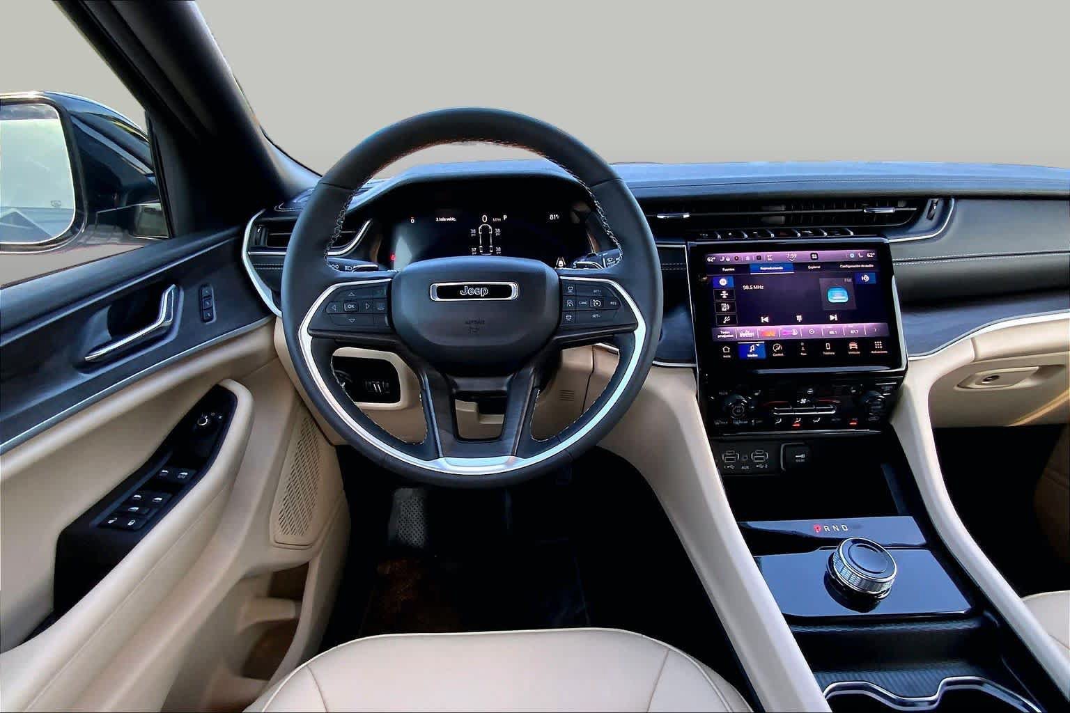 Used 2025 Jeep Grand Cherokee L Limited RWD image 6
