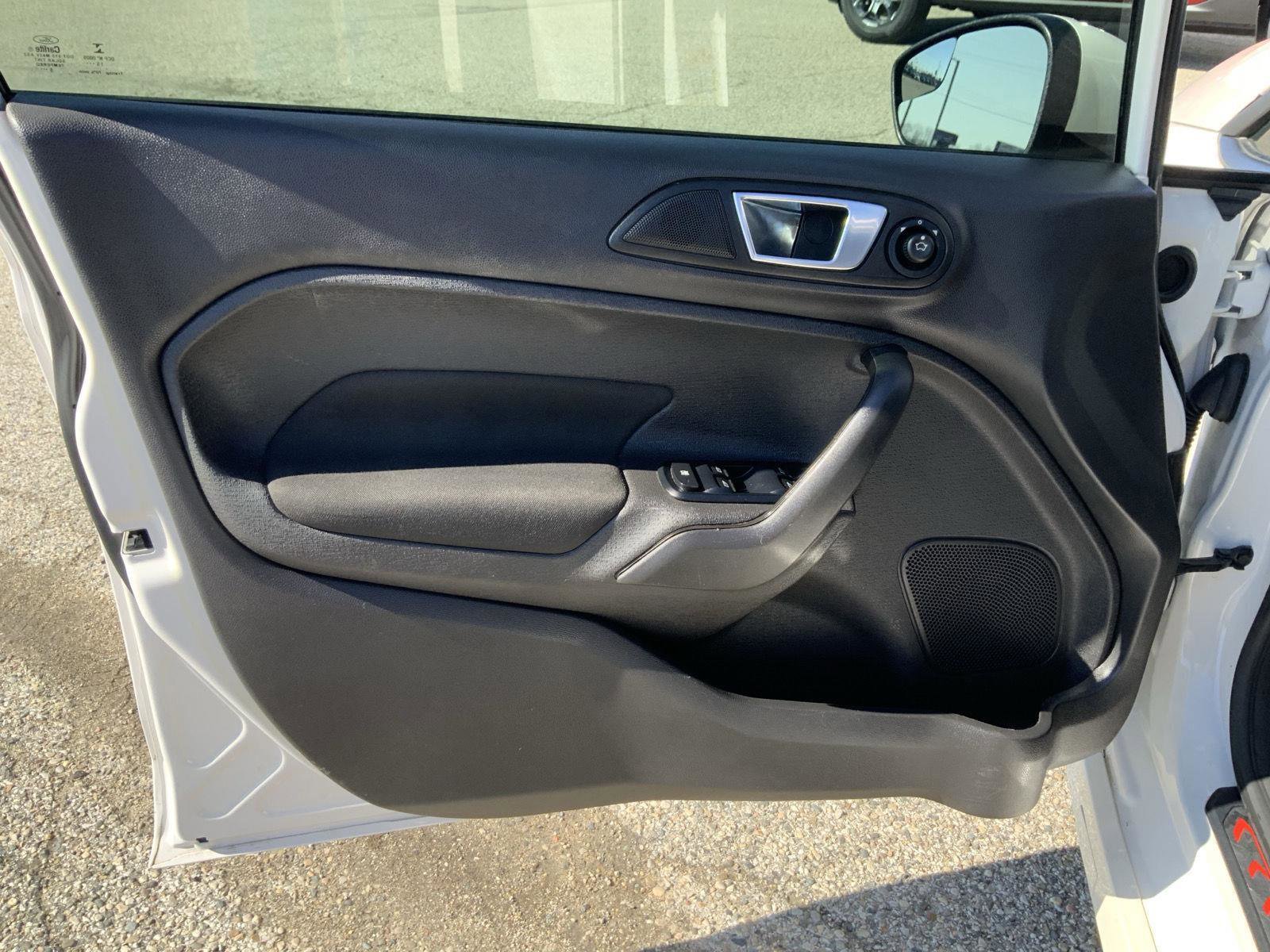 Used 2016 Ford Fiesta ST image 19