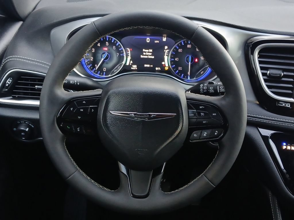 Used 2026 Chrysler Pacifica Limited w/ S Appearance Package FWD image 21