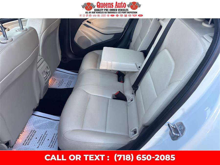 Used 2018 Mercedes-Benz GLA 250 4MATIC w/ Premium Package image 11