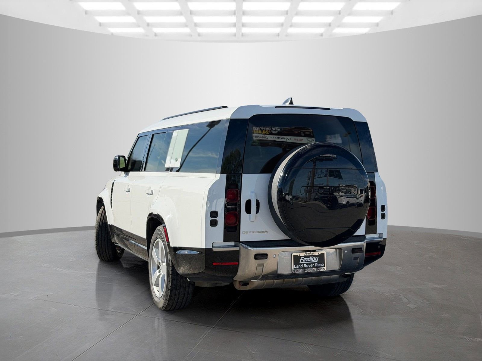 Used 2023 Land Rover Defender 130 S image 7